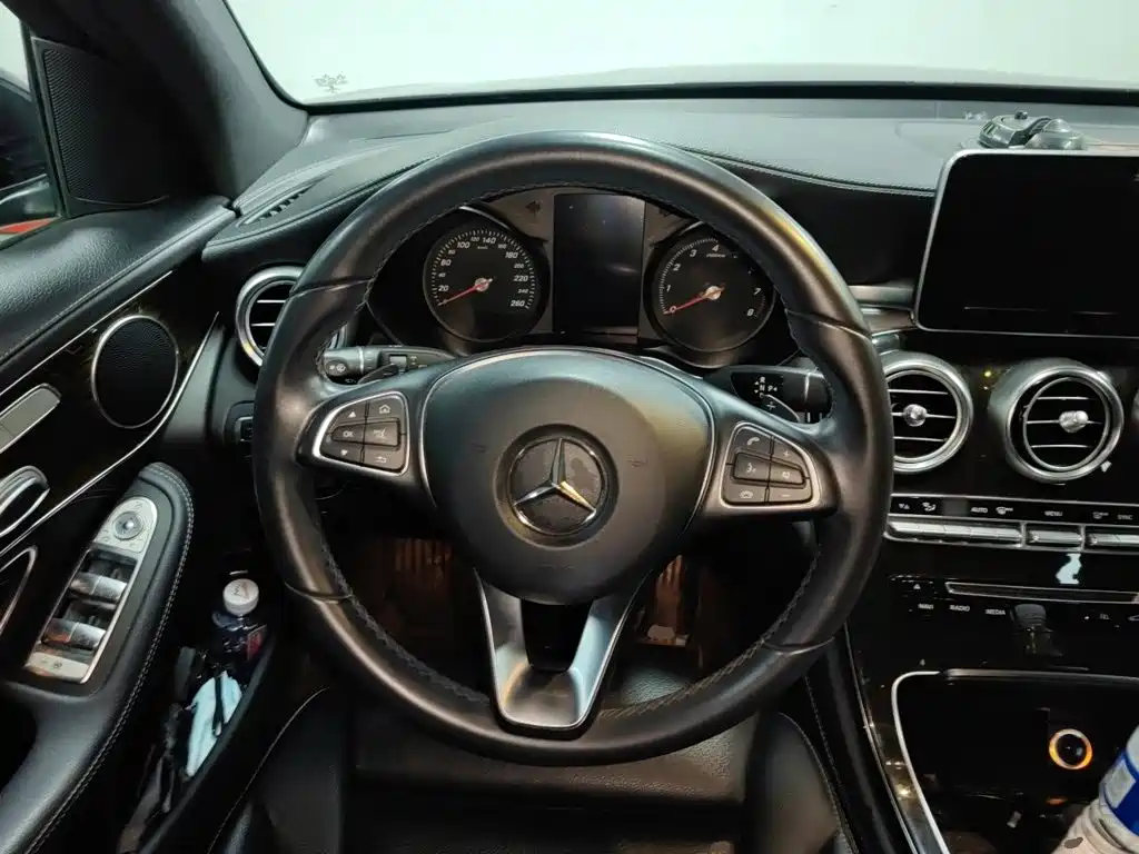 Mercedes-Benz GLC — миниатюра 11