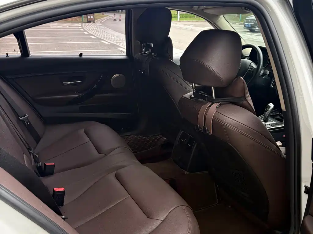 BMW 3 Series — миниатюра 8