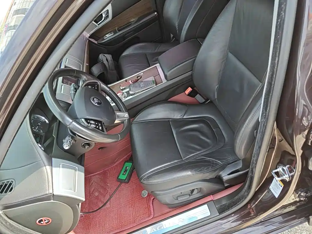 Jaguar XF — миниатюра 15