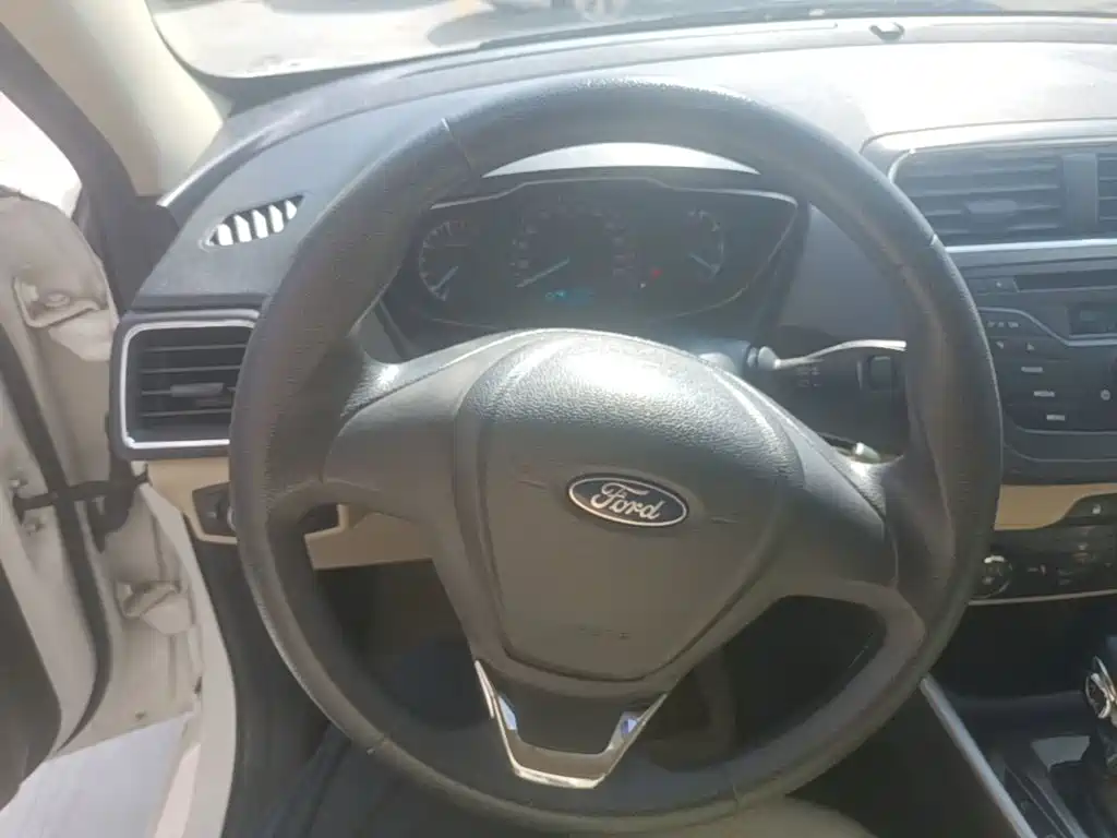 Ford Escort — миниатюра 11