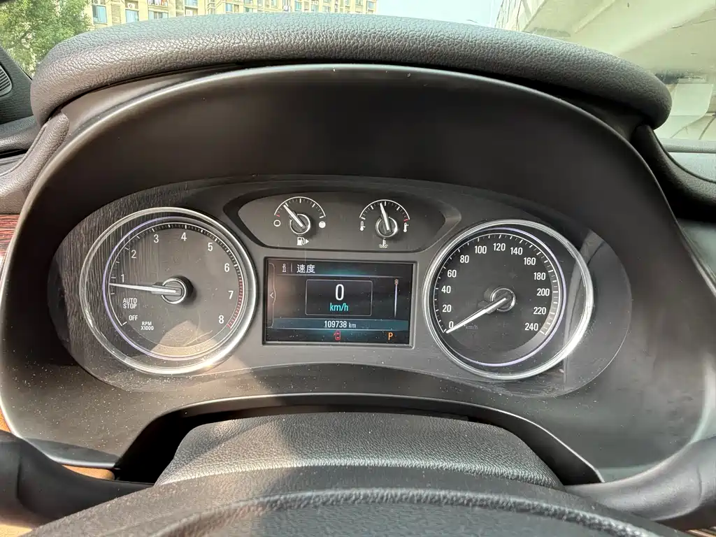 Buick LaCrosse — миниатюра 10