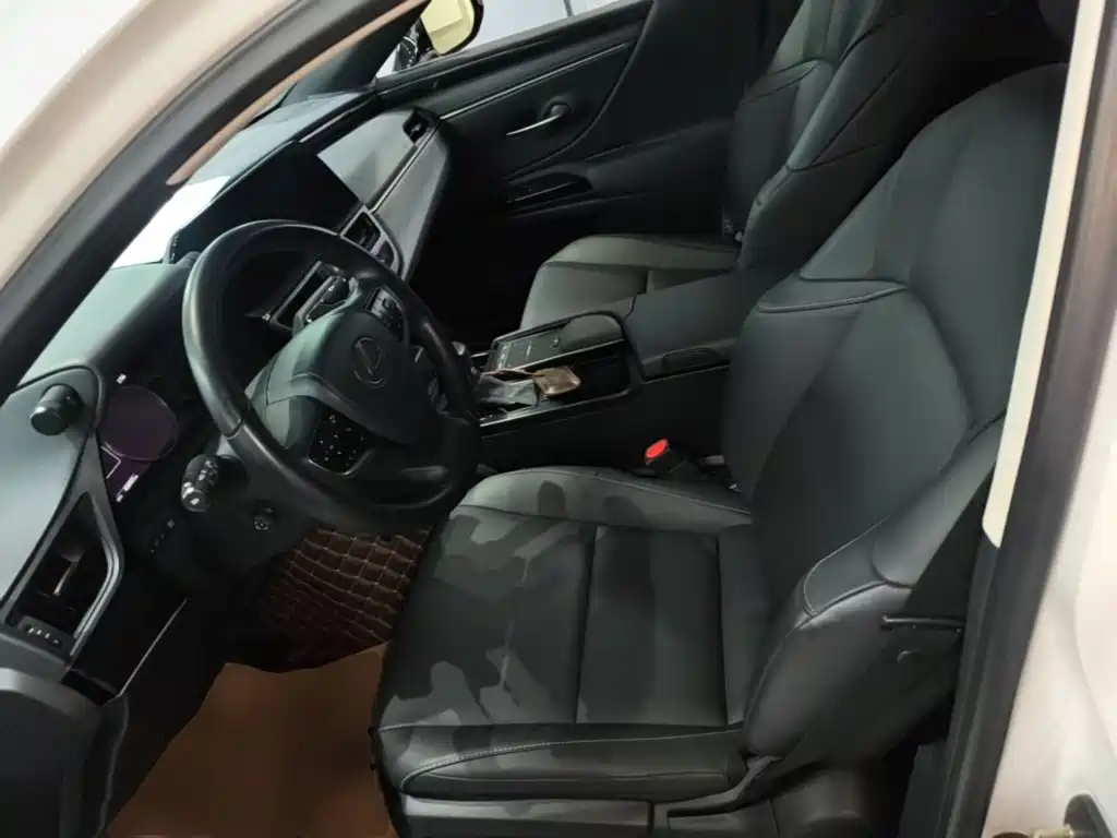 Lexus ES — миниатюра 15