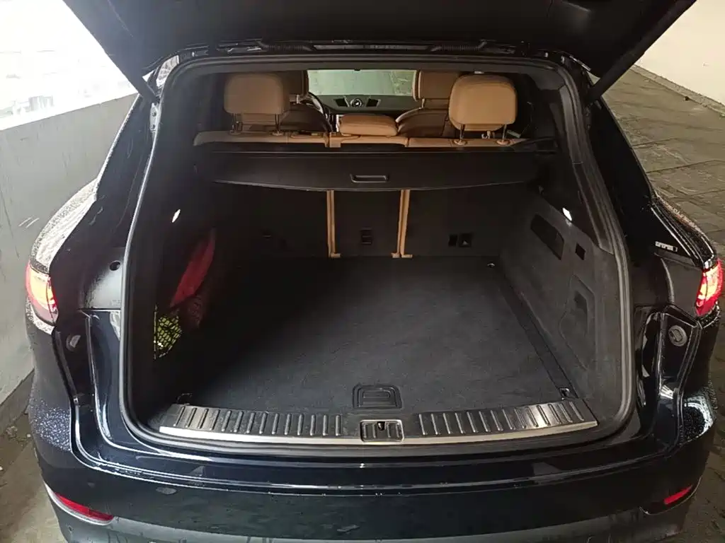 Porsche Cayenne — миниатюра 19