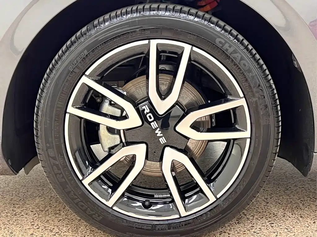 Roewe Young Wai D6 — миниатюра 9