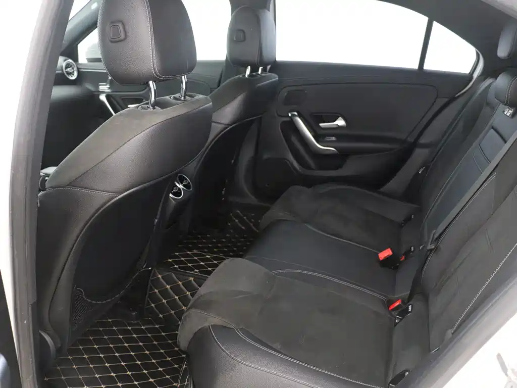 Mercedes-Benz A-Class - фото 9