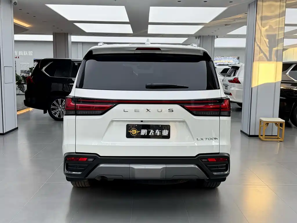 Lexus LX — миниатюра 3