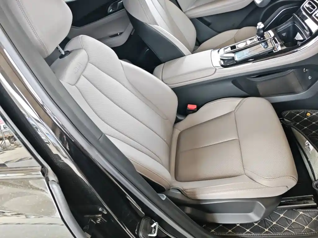 Geely Boyue L — миниатюра 25
