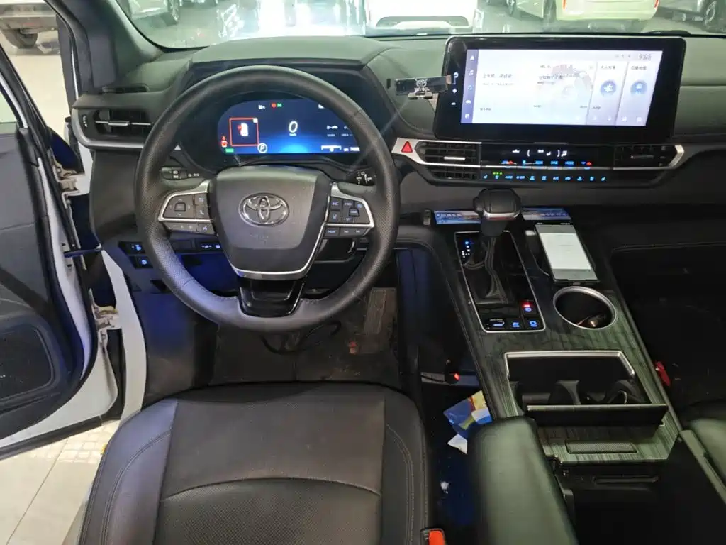 Toyota Sienna — миниатюра 10