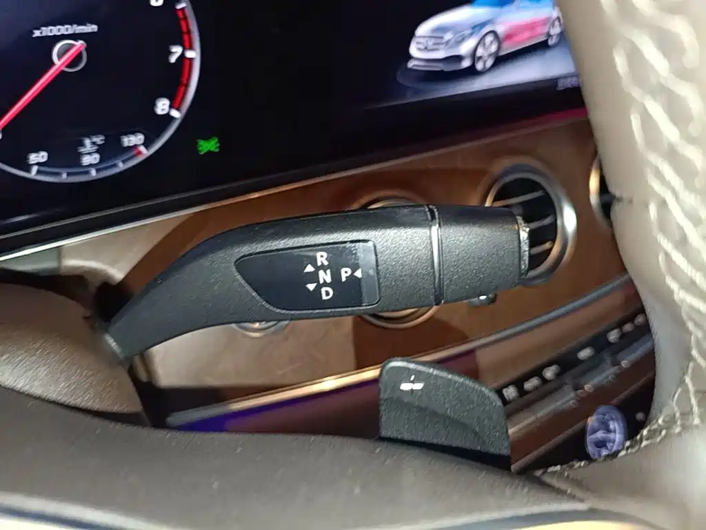 Mercedes-Benz E-Class — миниатюра 14