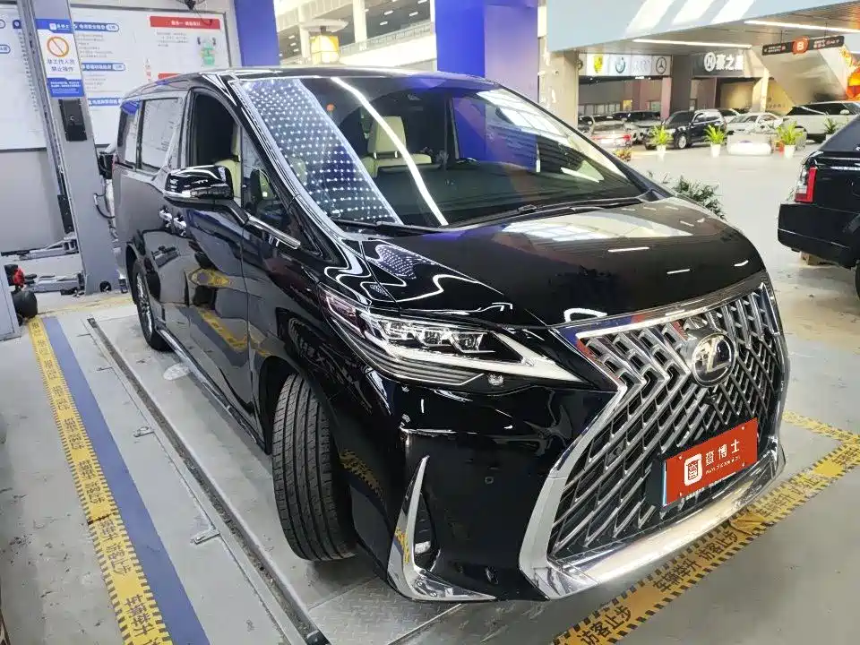 Lexus LM — миниатюра 4