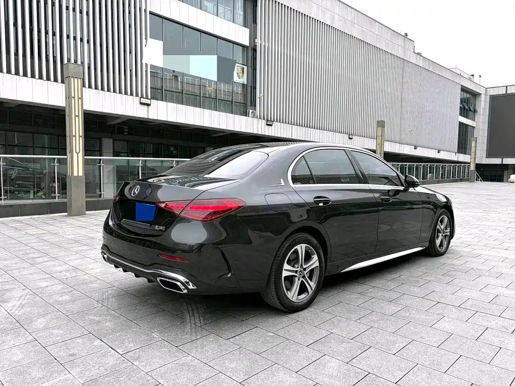 Mercedes-Benz C-Class — миниатюра 14