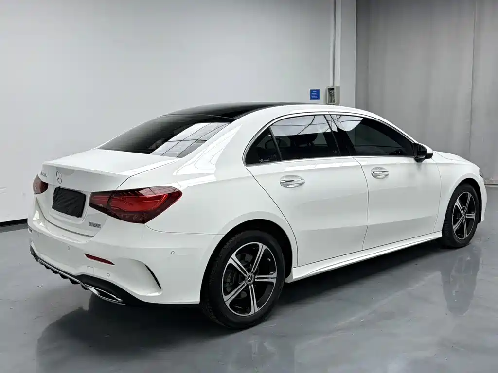 Mercedes-Benz A-Class A 2023 A 200 L Fashion