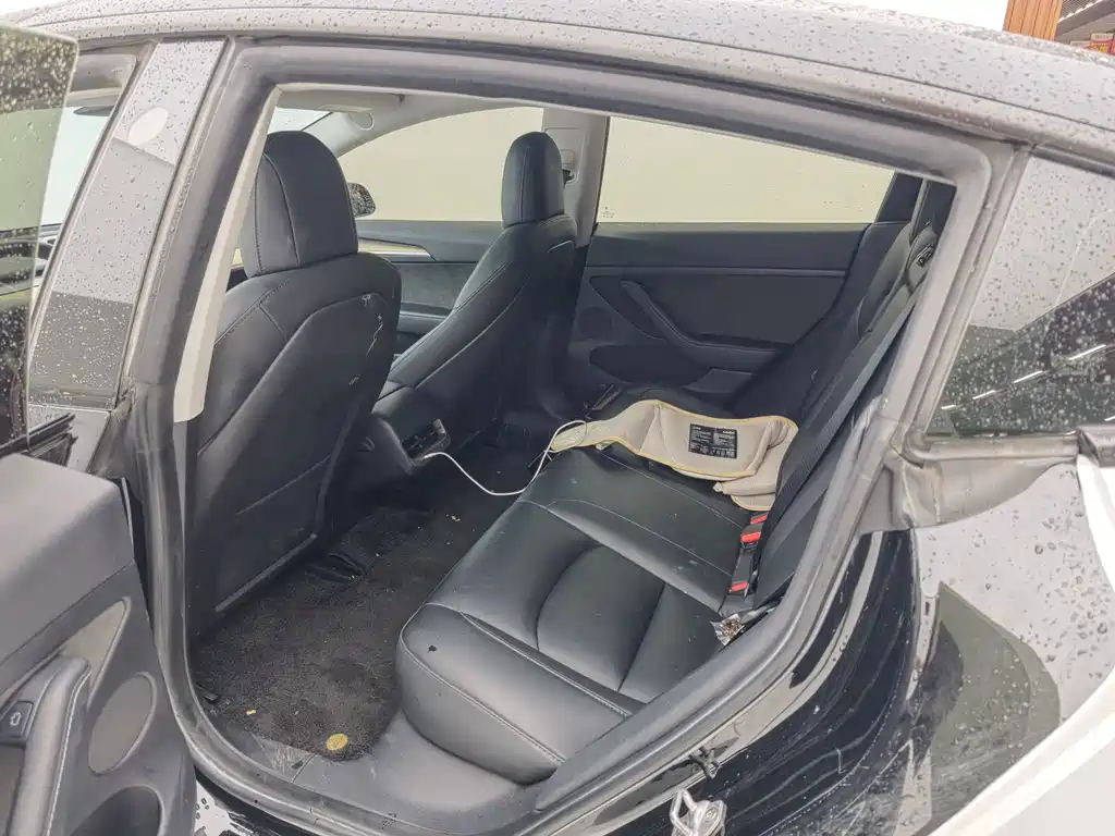 Tesla Model 3 — миниатюра 9