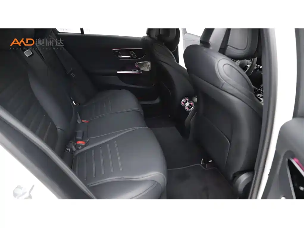 Mercedes-Benz C-Class — миниатюра 8