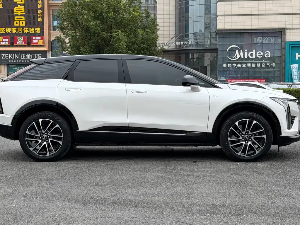 Cadillac IQ — миниатюра 4