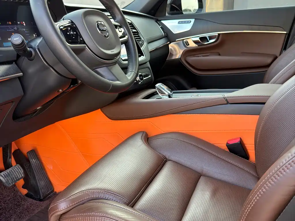 Volvo XC90 — миниатюра 10