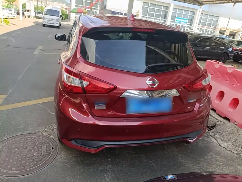 Nissan Tiida — миниатюра 6