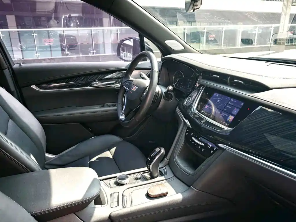 Cadillac XT6 — миниатюра 6