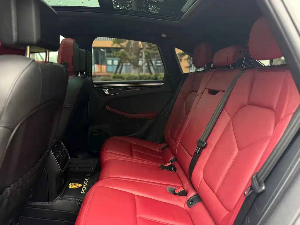 Porsche Macan — миниатюра 16