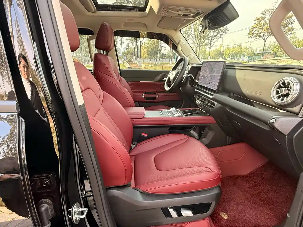 TANK TANK 300 NEW ENERGY