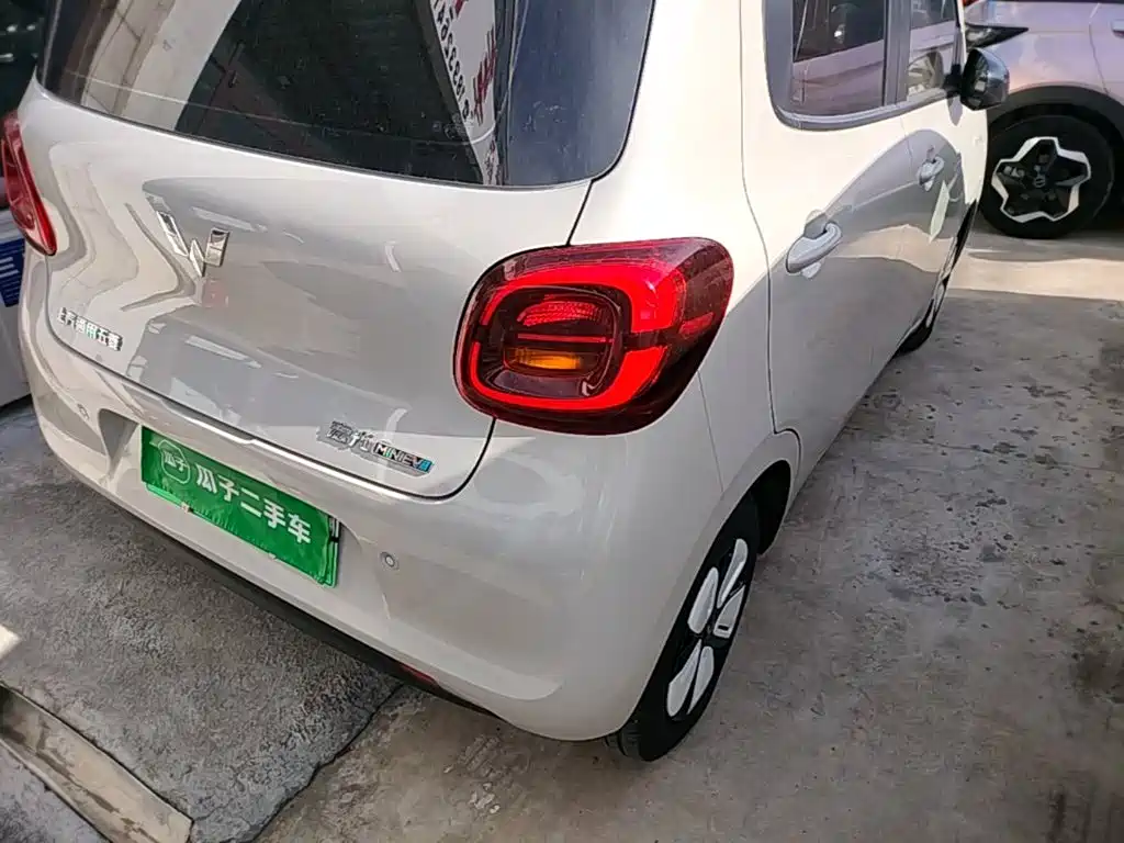 Wuling MINIEV — миниатюра 8