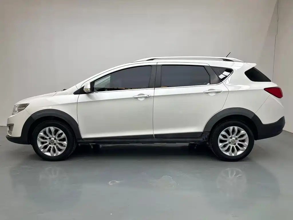 Dongfeng AX3 2016 1.5L MT
