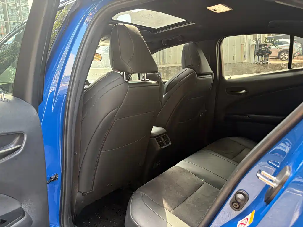Lexus UX — миниатюра 5