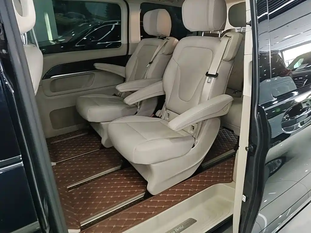 Mercedes-Benz V-Class — миниатюра 17