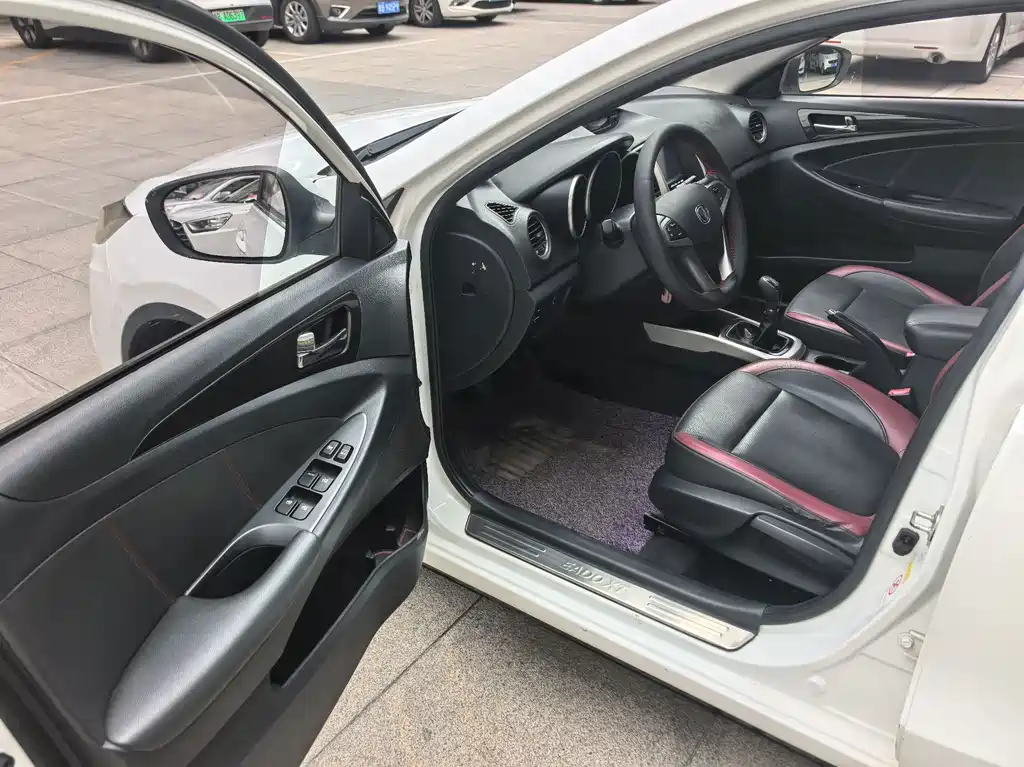 Changan Eado XT — миниатюра 8