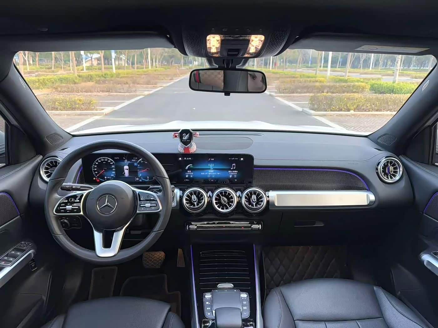 Mercedes-Benz GLB 1.3 л 2022 г. Белый, пробег 30000 км