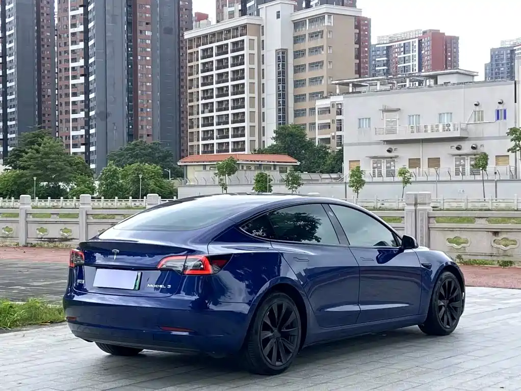 Tesla Model 3 — миниатюра 9
