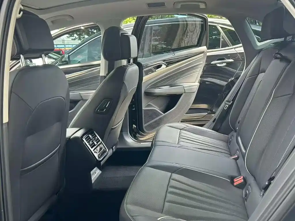 Volkswagen Passat — миниатюра 5