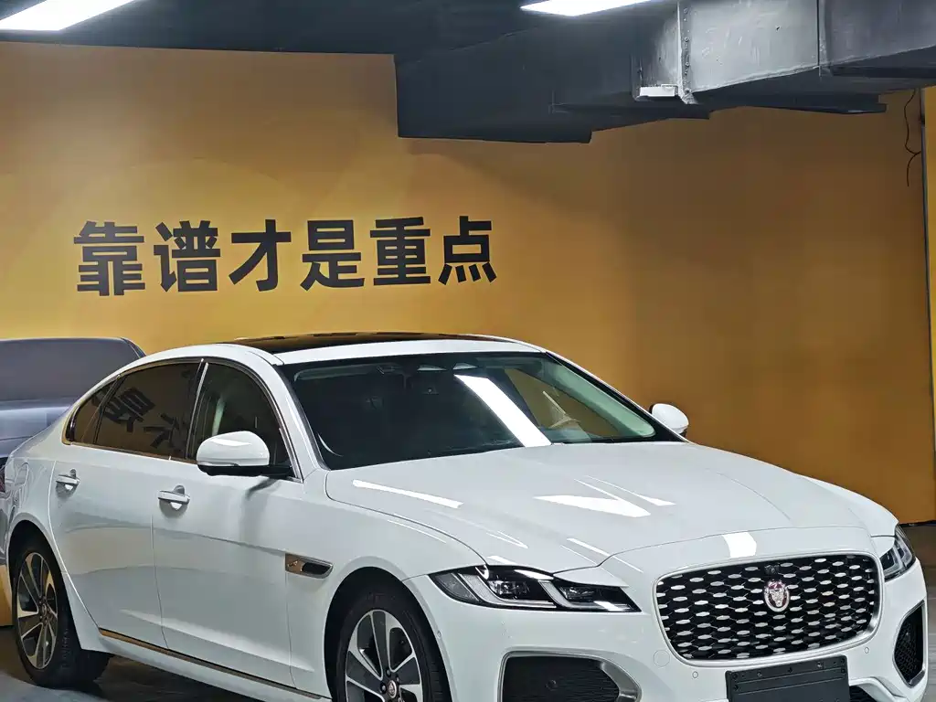 Jaguar XFL — миниатюра 3