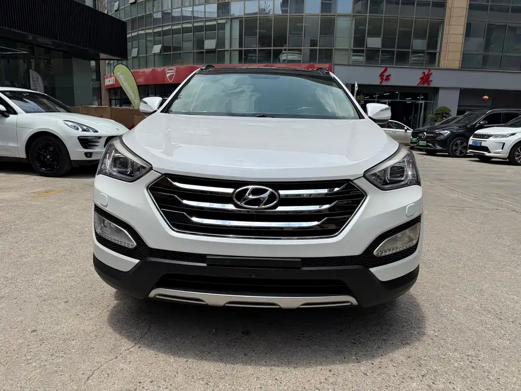 Hyundai Santa Fe 2013 2.4L AT