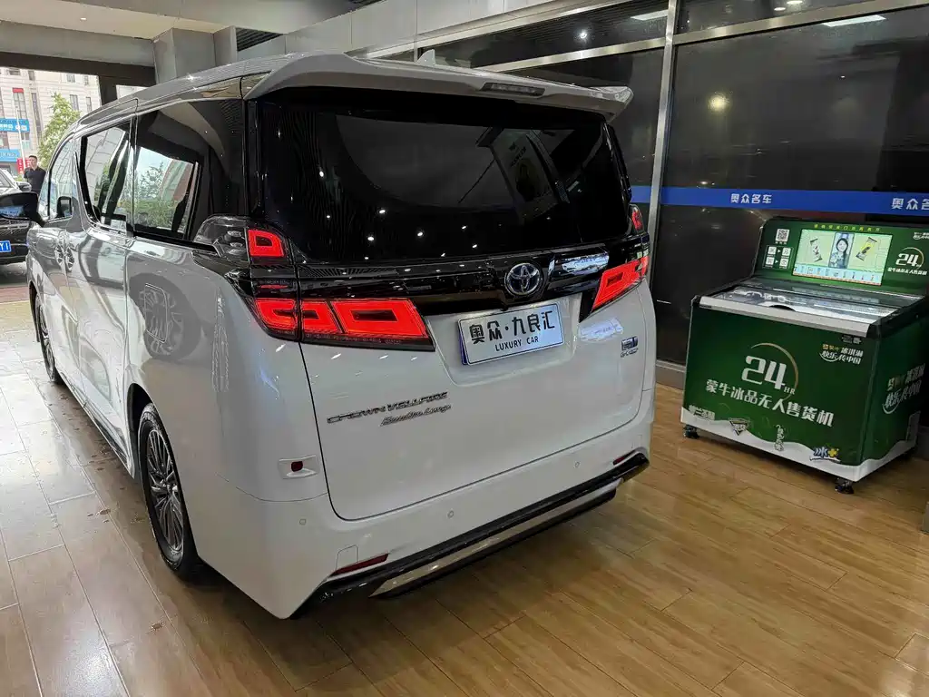 Toyota Vellfire — миниатюра 11