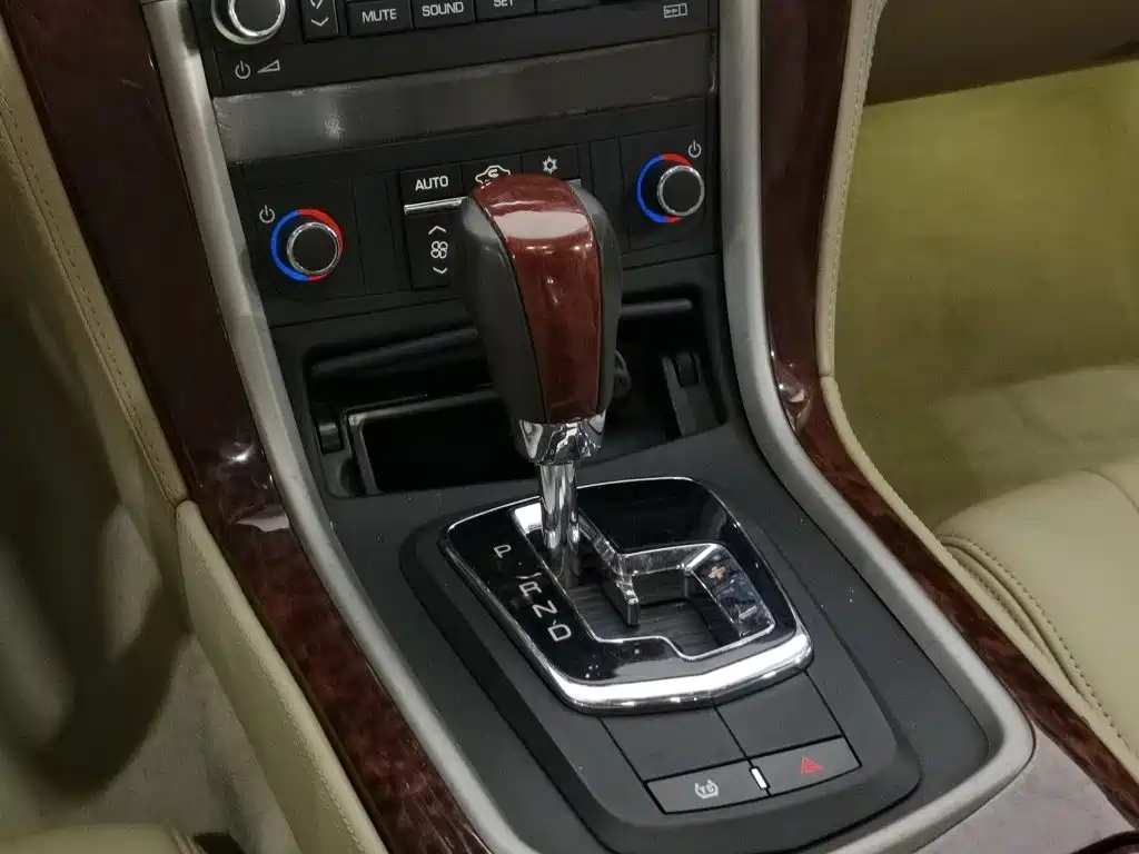 Cadillac SLS — миниатюра 13
