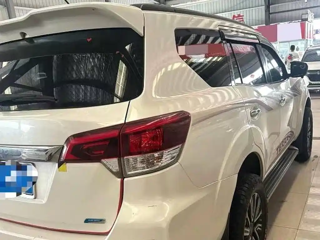 Nissan Terra — миниатюра 7