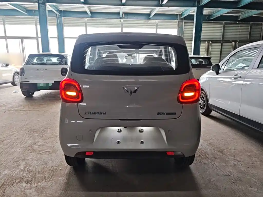 Wuling MINIEV — миниатюра 6