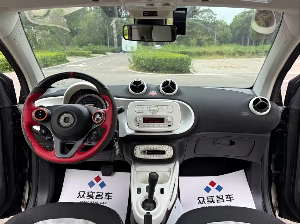 smart Smart Fortwo — миниатюра 7