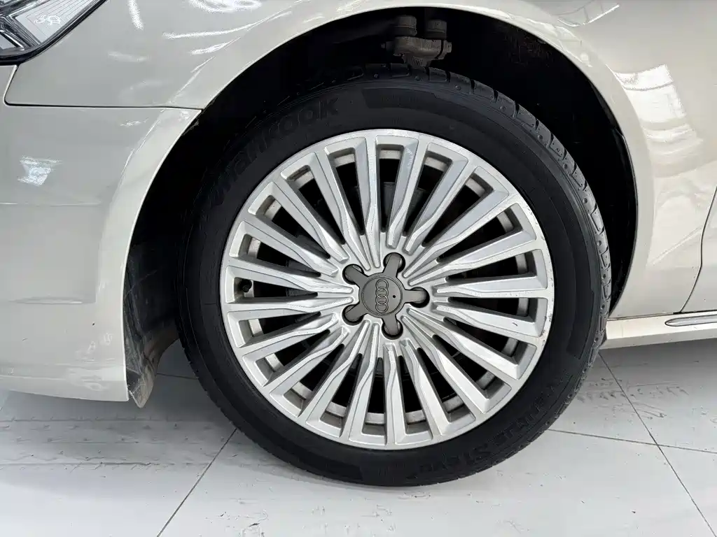 Audi A6L New Energy — миниатюра 13