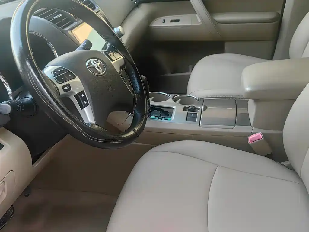 Toyota Highlander — миниатюра 9