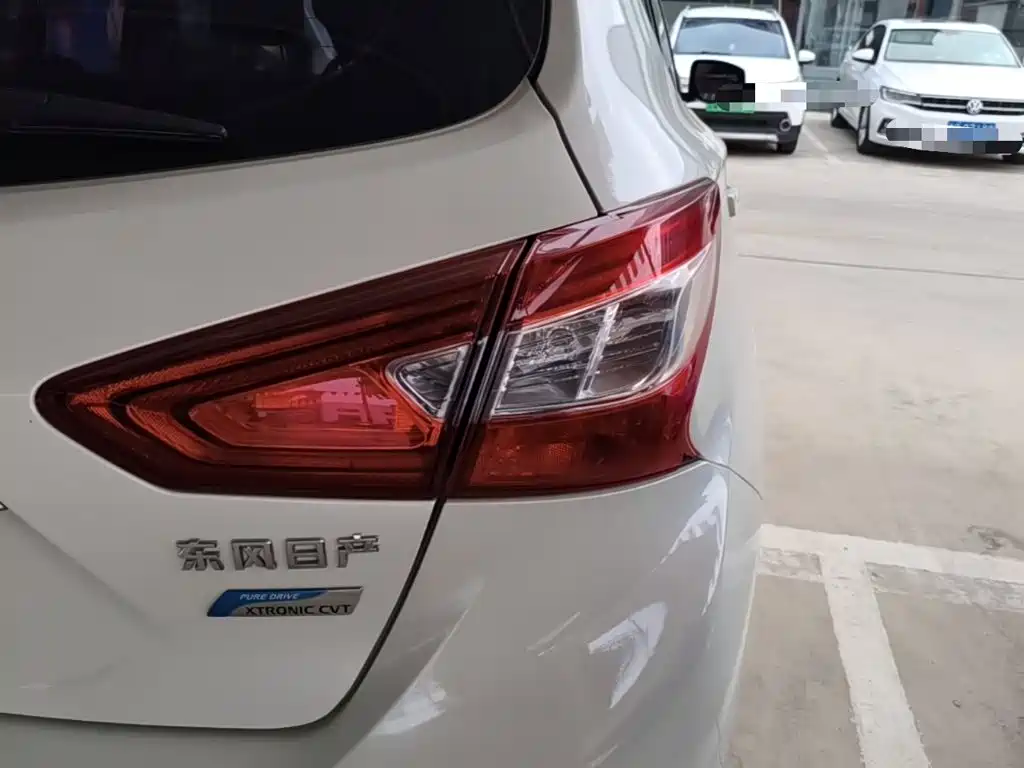 Nissan Tiida — миниатюра 8