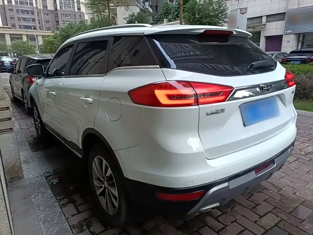 Geely Boyue — миниатюра 5