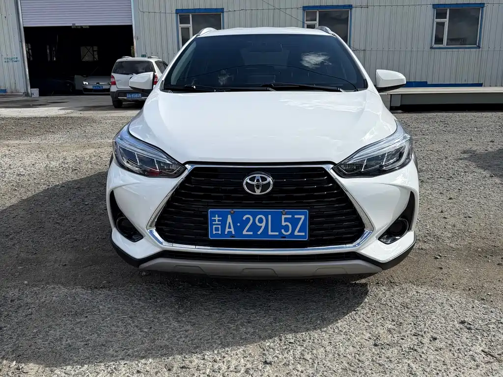 Toyota Yaris L — миниатюра 2
