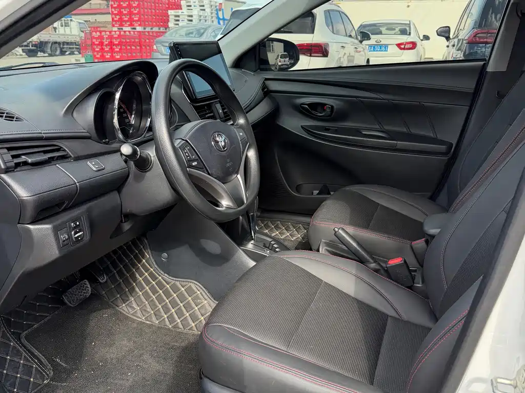 Toyota Yaris L — миниатюра 6