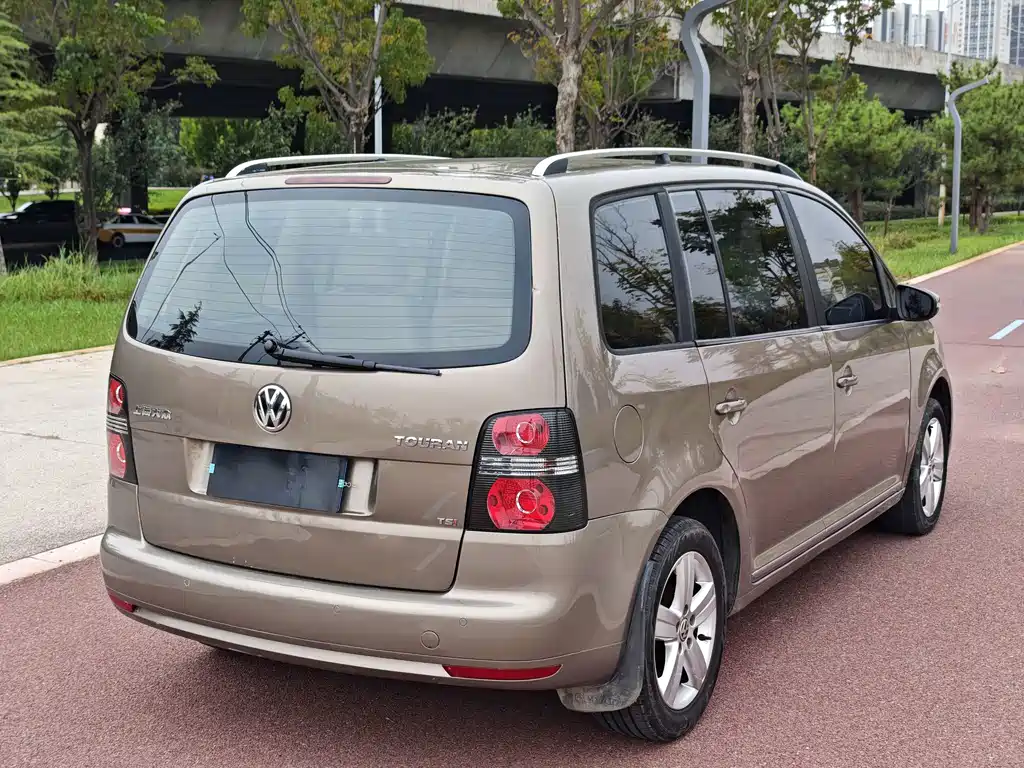 Volkswagen Touran — миниатюра 20
