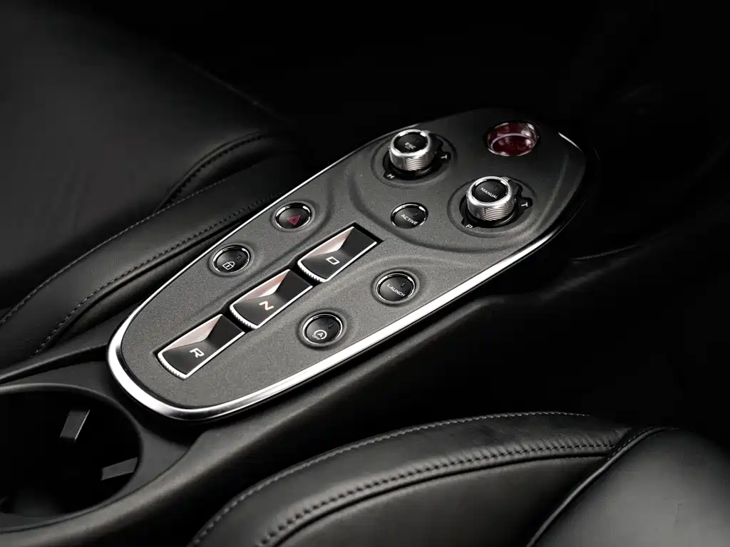 McLaren GT — миниатюра 16