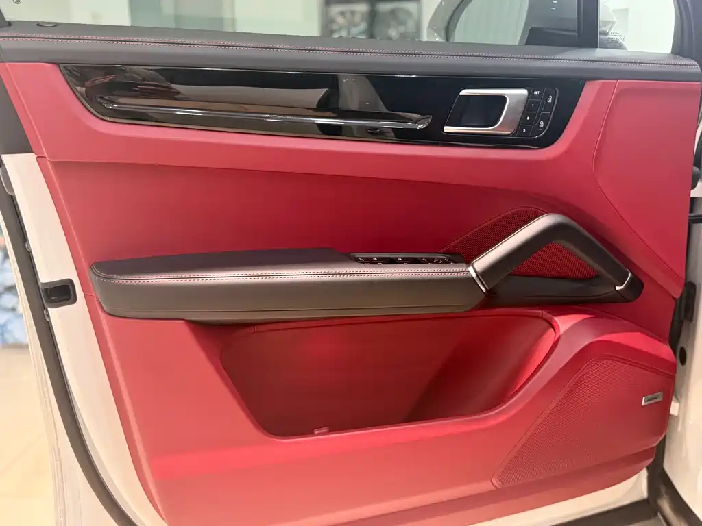 PORSCHE CAYENNE NEW ENERGY