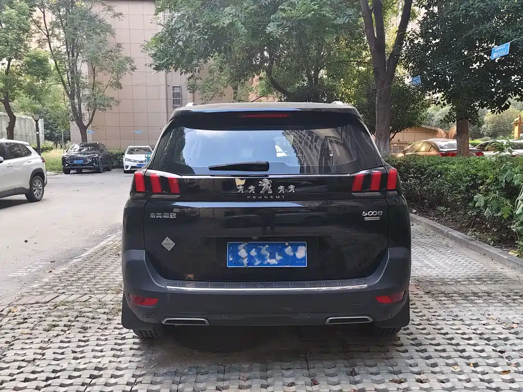 Peugeot 5008 — миниатюра 5