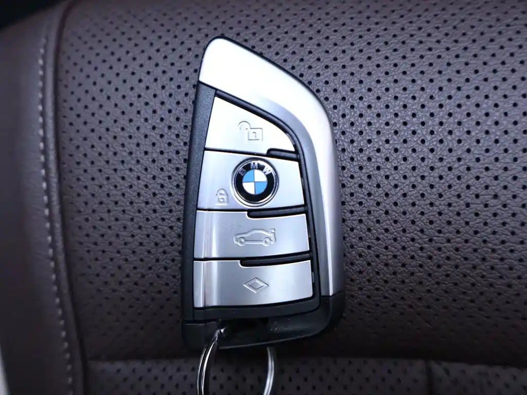 BMW 5 Series — миниатюра 25